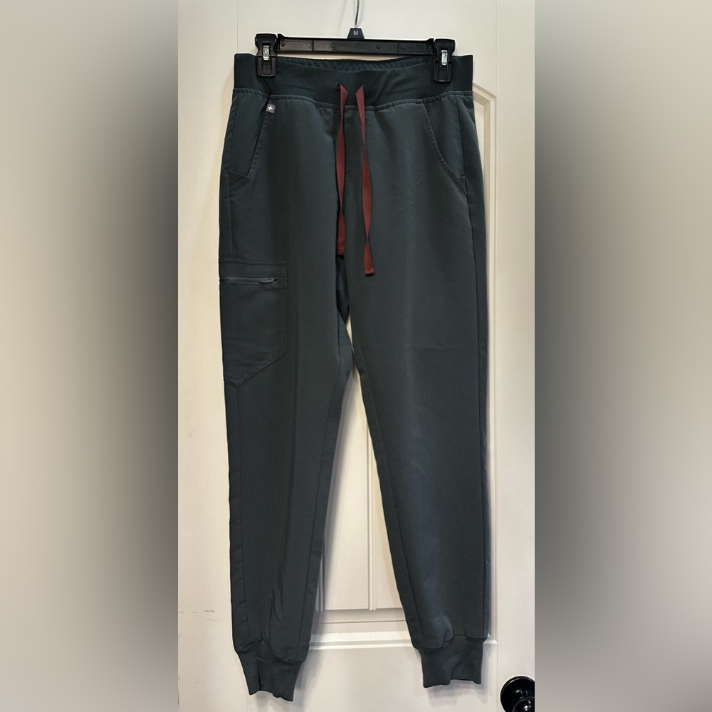 Figs Women’s Jogger Scrub Pants sz M